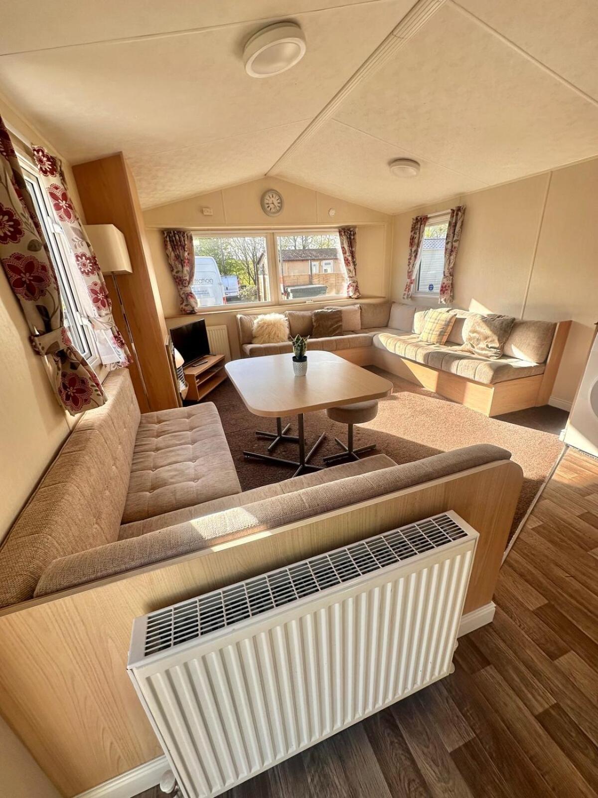 Two Bedroom Willerby Parkhome In Uddingston, Glasgow Екстериор снимка